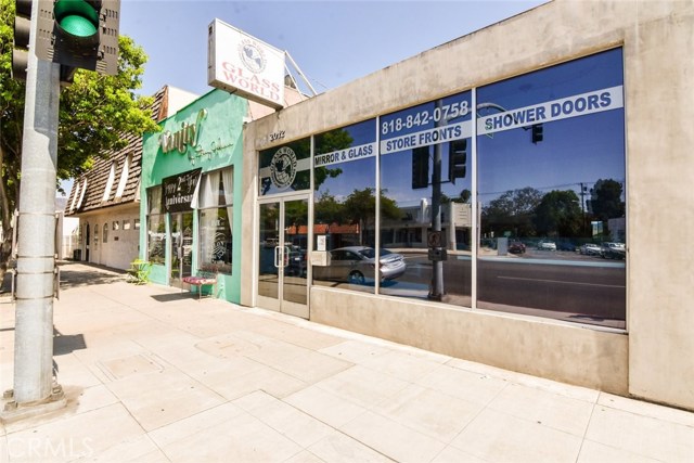 2012 W Burbank Boulevard Glendale  Home Listings - Green World Realty and Financial Services Glendale Real Estate